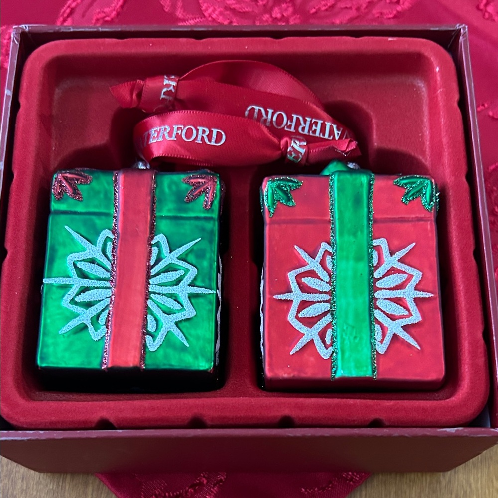 Waterford Holiday Heirlooms Gift Box Ornaments - Red and Green